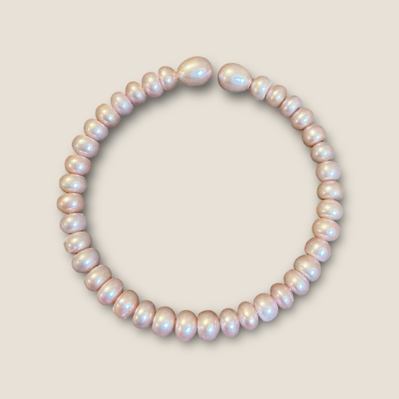Pink Freshwater Pearl Bracelet - Picture 2 of 3